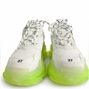 UNISEX Balenciaga Triple S
White and Neon Green Sneakers